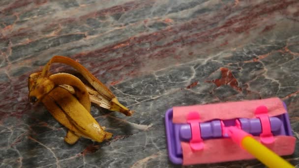 Banana Lavagem Chão Mármore Ninguém Imagens — Vídeo de Stock