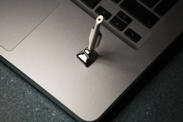 Tło Żelaza Mini Odkurzacz Laptop Marmuru Nikt Nie — Zdjęcie stockowe