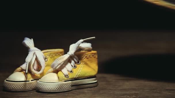 Yellow Sneakers Skateboard Wooden Desk Nobody — Stock Video