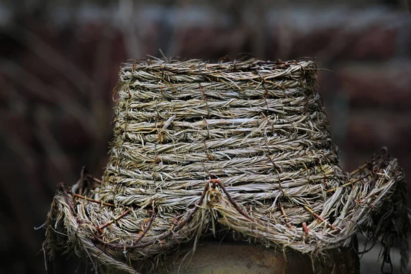 Vecchio Cappello Paglia Sfondo Scuro Nessuno — Foto Stock