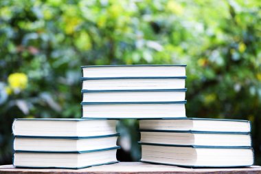 kitap ahşap masa ağacı bokeh kimse 