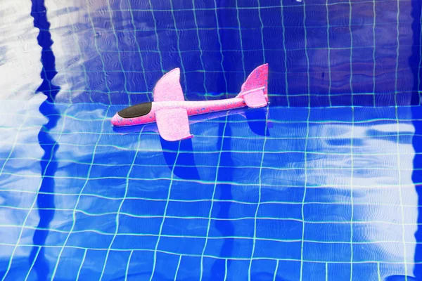 Pink Toy Airplane Swimming Pool Nobody — Stock Photo, Image