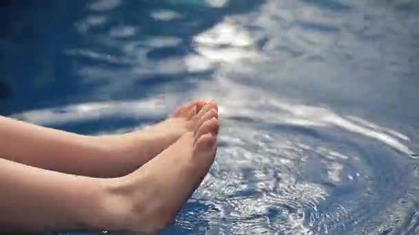 Çocuk Ayak Yüzme Havuzu Arka Plan Görüntüleri — Stok video