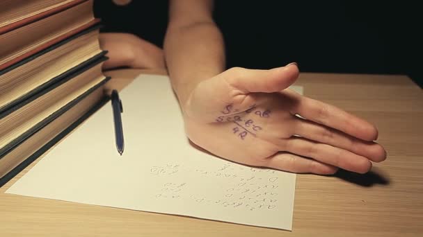Arkusz Długopis Formula Kobieta Książka Materiał Papier Ręka Stół — Wideo stockowe