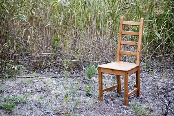 木製の椅子ドライケトの背景 — ストック写真