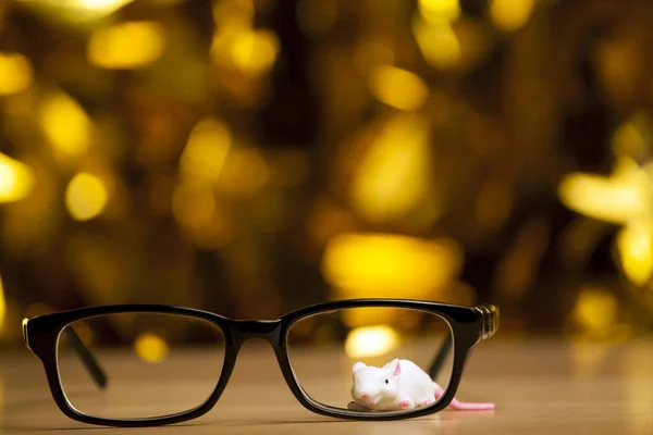 Óculos Rato Mesa Madeira Fundo — Fotografia de Stock