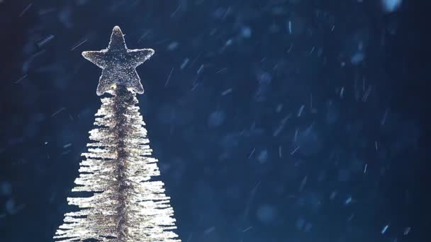 Gran Träd Snö Mörk Bakgrund Bilder — Stockvideo