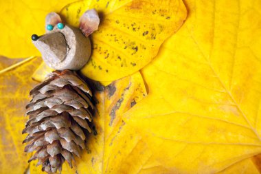 koni kuru sonbahar yaprağı arkaplanı 