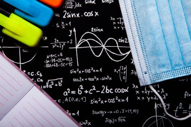 tebeşir maskeli defter işaretleyicisinin resmi 