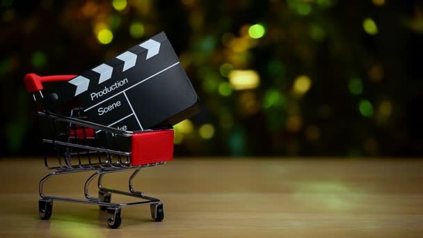 Beeldmateriaal Van Trolley Clapper Board Donkere Achtergrond — Stockvideo