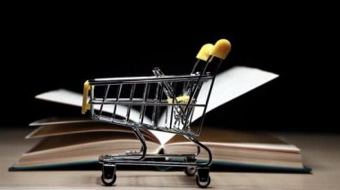 Tramvay kitabının karanlık arkaplan görüntüleri 