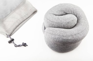 Masaj boyun yastığı beyaz arkaplan 