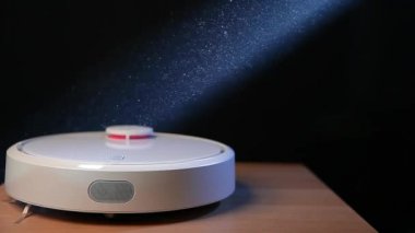 Elektrik süpürgesinin karanlık arkaplan görüntüleri 