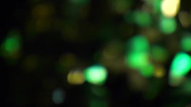 Yeşil bokeh koyu arkaplan görüntüleri 