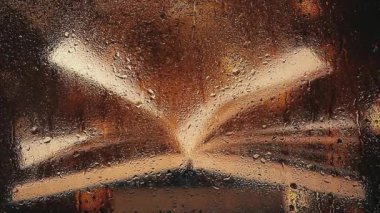 Kitap su damlası görüntüleri