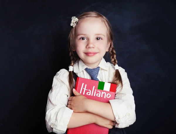 Cute Dziewczynka Nauki Włoskiego Koncepcja Nauczania Języka Włoskiego — Zdjęcie stockowe