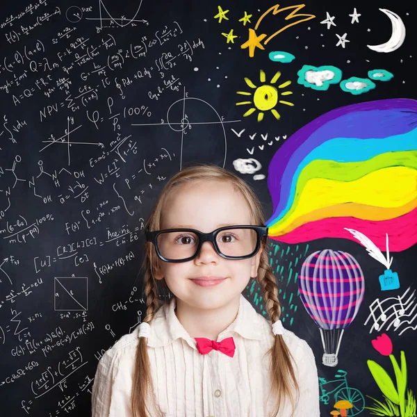 Niño Curioso Abre Maravilloso Mundo Del Conocimiento Educación Creativa Concepto — Foto de Stock