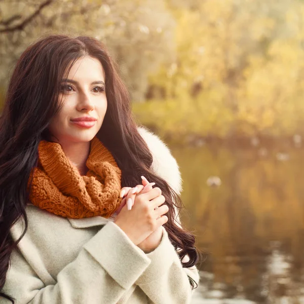 Mujer Morena Perfecta Aire Libre Retrato — Foto de Stock