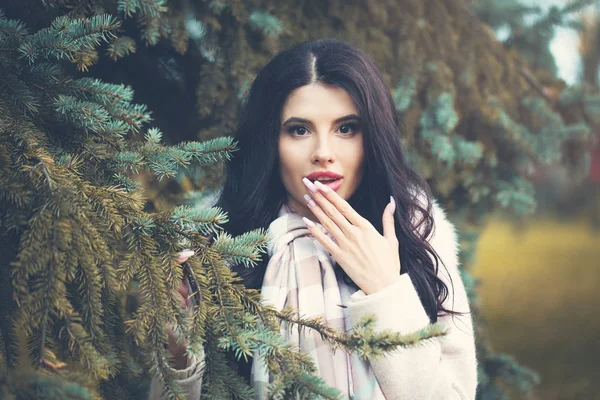 Surprised Woman Outdoors Beautiful Fashion Girl Portrait — Stock Photo, Image