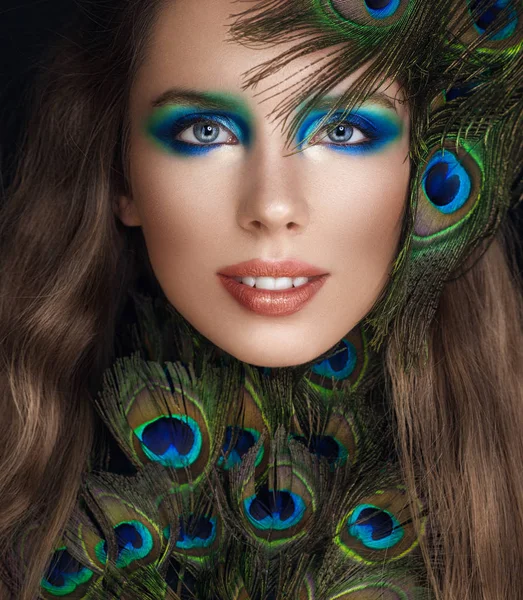 Perfect Female Face Closeup Young Woman Makeup Colorful Peacock Feathers — Stock Photo, Image