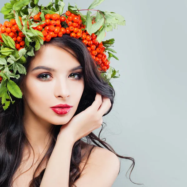 Belleza Natural Linda Mujer Joven Con Maquillaje Pelo Largo Ondulado —  Fotos de Stock