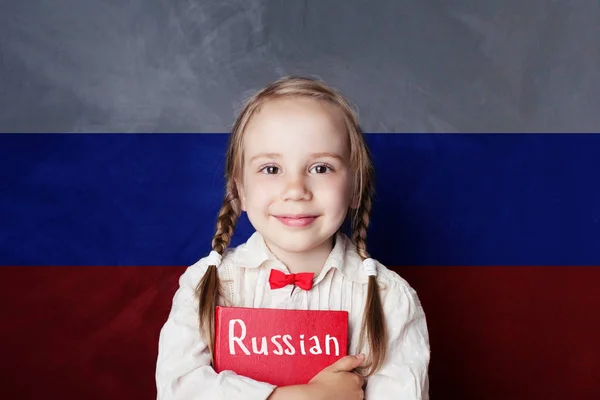 Concepto Ruso Niña Estudiante Con Libro Rojo Fondo Bandera Rusa — Foto de Stock