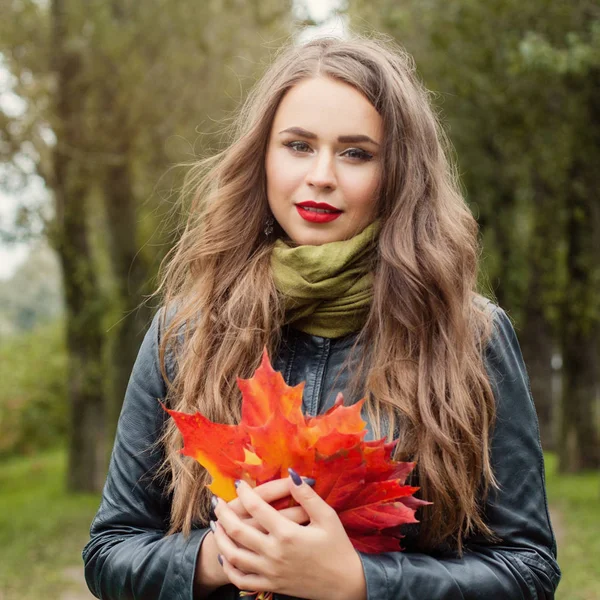 Autumn Woman Fashion Model Fall Park Outdoors — Stock Photo, Image