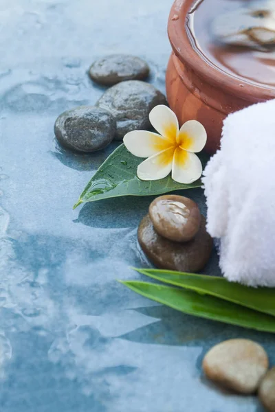 Wellness Objekte Und Steine Bereit Für Massage Behandlung Auf Blauem — Stockfoto