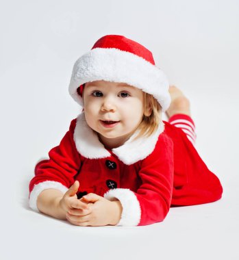 Mutlu çocuk Noel Baba beyaz arka plan üzerinde