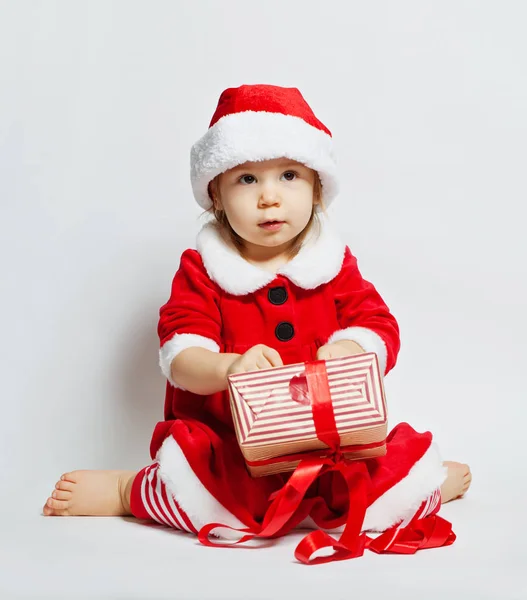 Cute Baby Santa Hat Otwarcie Christmas Gift Box — Zdjęcie stockowe