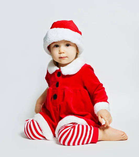 Juleportræt Sød Pige Santa Hat Hvid Baggrund - Stock-foto