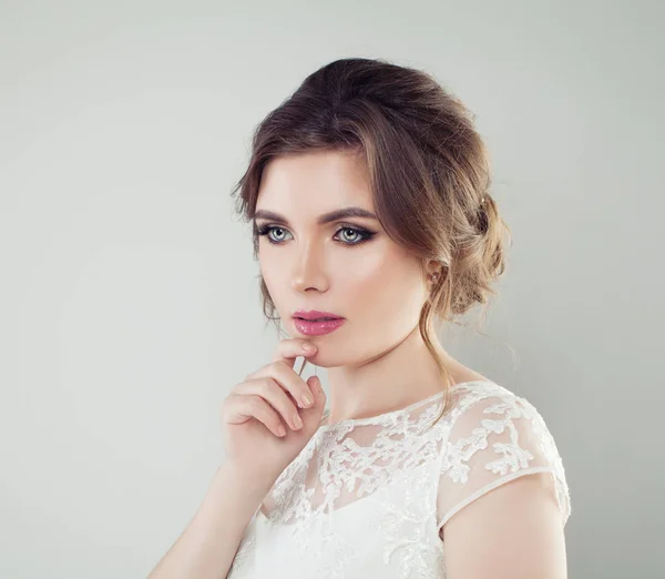 Young Perfect Woman Beautiful Bride Girl Makeup Bridal Haircut — Stock Photo, Image