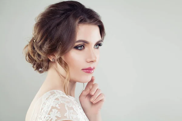 Close Portrait Young Perfect Woman Bridal Haircut — Stock Photo, Image