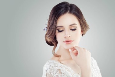 Makyaj, Şirin genç kadın kapalı gözler