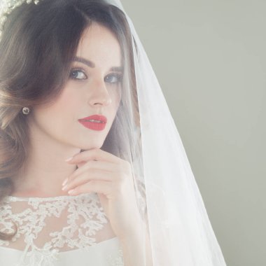 güzel genç gelin portresi