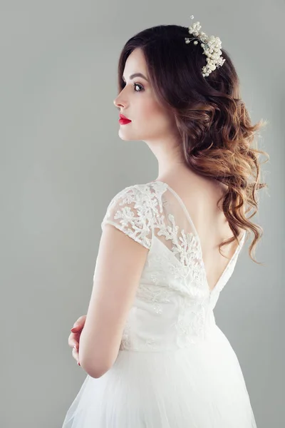 Bella Sposa Donna Con Trucco Acconciatura Sposa Con Hairdeco Bianco — Foto Stock