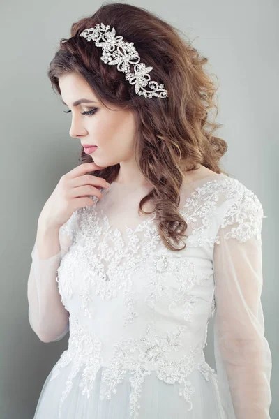 Noiva Romântica Vestido Noiva Branco Casamento Cabelo Maquiagem — Fotografia de Stock