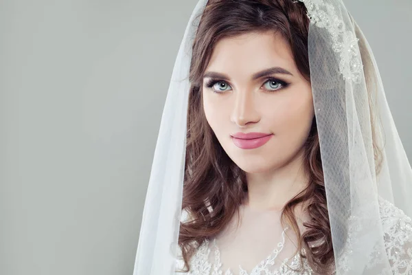 Jovem Noiva Mulher Véu Rosto Closeup Retrato Feminino — Fotografia de Stock