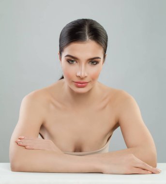 Genç güzel yüz. Sağlıklı kadın portre