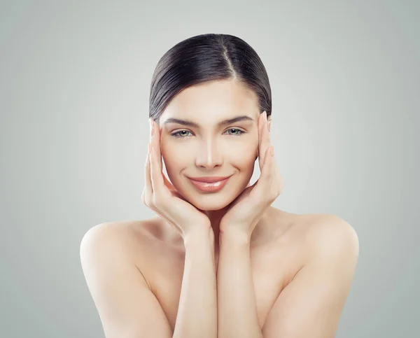 Mujer Alegre Modelo Spa Concepto Lifting Facial Cuidado Piel Tratamiento — Foto de Stock