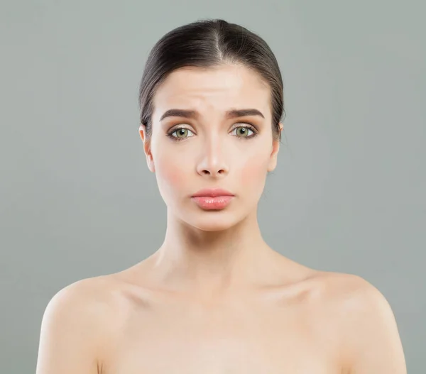 Nieszczęśliwa Kobieta Model Zmarszczkami Twarz Kobiety Anty Aging Face Lifting — Zdjęcie stockowe