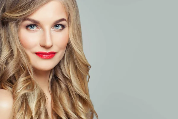 Mooie Vrouw Gezicht Close Portret Schattig Vrouwelijk Model Met Blond — Stockfoto