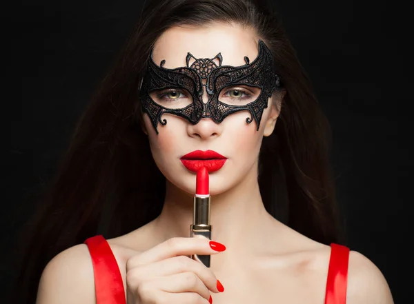 Perfect Brunette Woman Red Lips Black Carnival Mask Makeup Cosmetics — Stock Photo, Image
