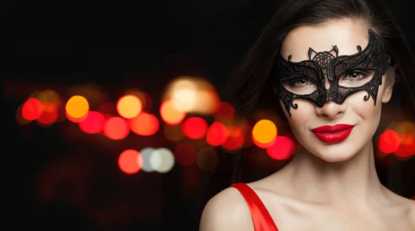 Mooie Vrouw Carnaval Masker Zwarte Nacht Achtergrond Met Abstracte Bokeh — Stockfoto