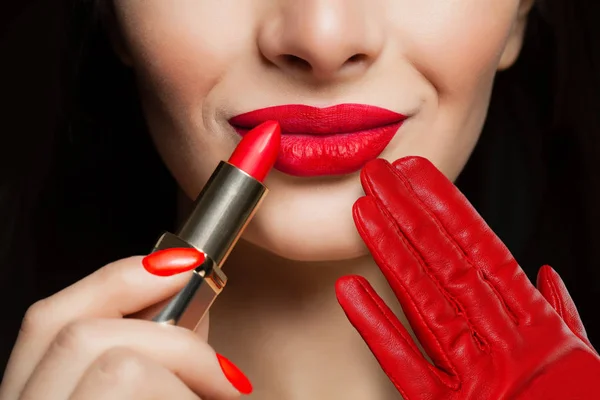 Make Konzept Rote Lippen Make Und Roter Lippenstift Tube Auf — Stockfoto