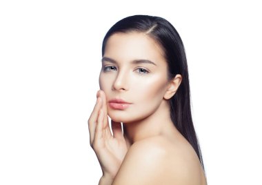 Spa kız beyaz izole. Kozmetik, Cilt Bakımı, estetik tıp ve yüz tedavi kavramı