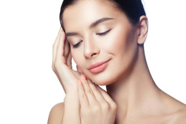 Güzel spa modeli yüz closeup izole. Cilt Bakımı ve kozmetik kavramı