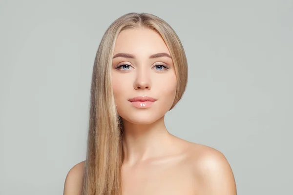 Retrato Mulher Loira Saudável Menina Beleza Com Cabelo Loiro Saudável — Fotografia de Stock