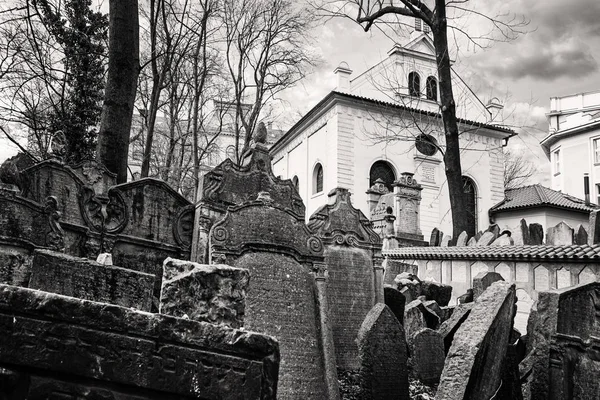 Επιτύμβιες Στήλες Στο Γιόζεφοβ Νεκροταφείο Στο Παλιό Γκέτο Της Πράγας — Φωτογραφία Αρχείου