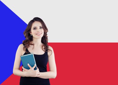 Gülümseyen kadın portre karşı Çek Cumhuriyeti bayrağı.